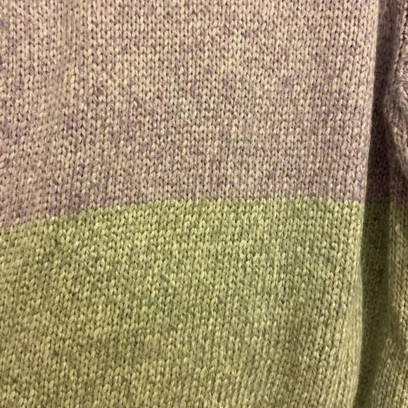 Velvet by Graham & Spencer Skylar Crewneck Colorblock Sweater Lilac Medium - Picture 7 of 7